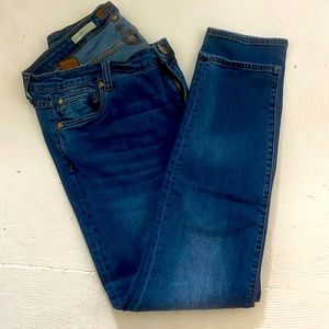 KUT from the Kloth Boyfriend Jeans size 14W medium Wash